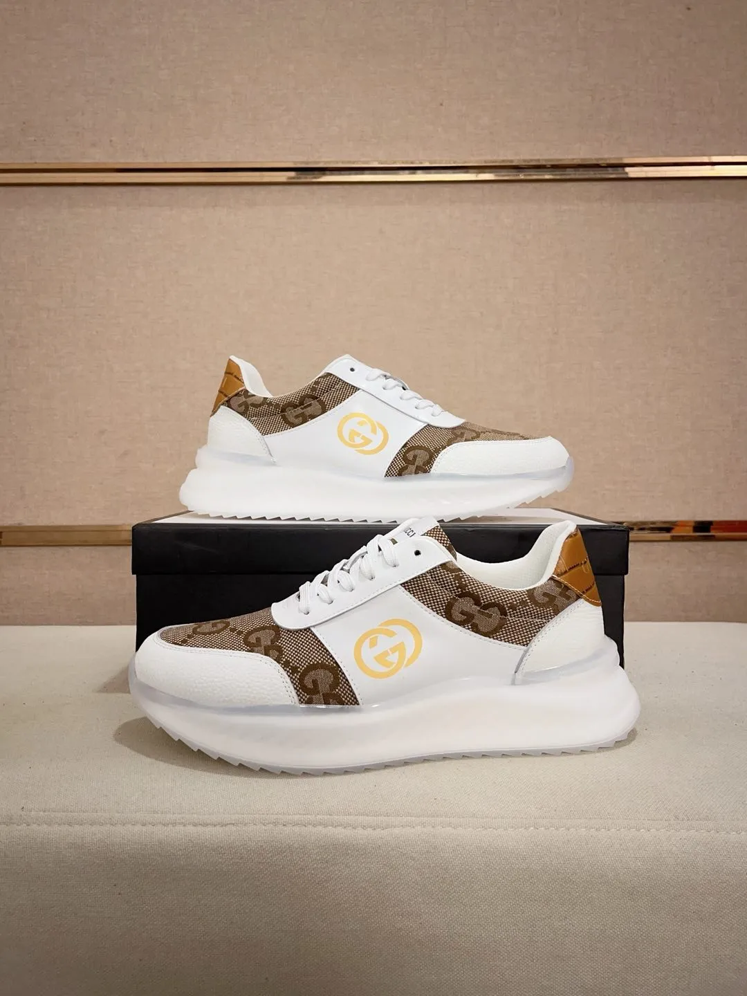 Men's men's shoes💰 462💰🇮🇹🇮🇹GUCCI🔍🔍new models are on sale at the same time at the counter. The uppers🇮🇹 are made of top-grain cowhide imported from Italy. Fully imported genuine leather lining 💪💪, completely 1⃣️ to 1⃣️ replica 🇮🇹💪💪, ⚠ sole: original sole provided by the original factory, exclusive movable molded sole super comfortable, ⚠ original factory follow-up, 🔍🔍 high quality, you can go in and out of the counter at will, welcome to compare⚠. Code number:38-44